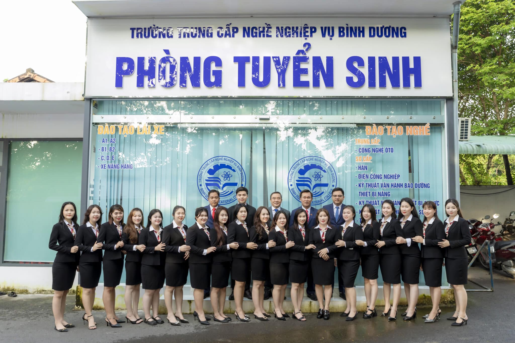 Văn Phòng Số 10 - Trường Trung cấp nghề Nghiệp vụ Bình Dương - Chuyên đào tạo các hạng giấy phép lái xe, đào tạo nghề