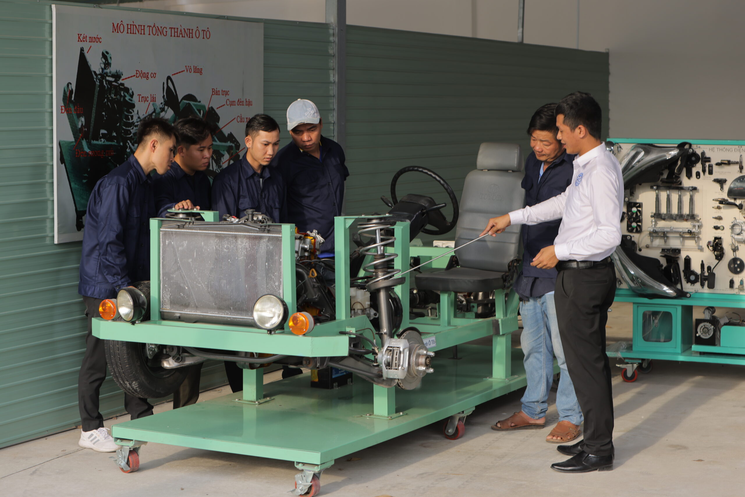Văn Phòng Số 10 - Trường Trung cấp nghề Nghiệp vụ Bình Dương - Chuyên đào tạo các hạng giấy phép lái xe, đào tạo nghề