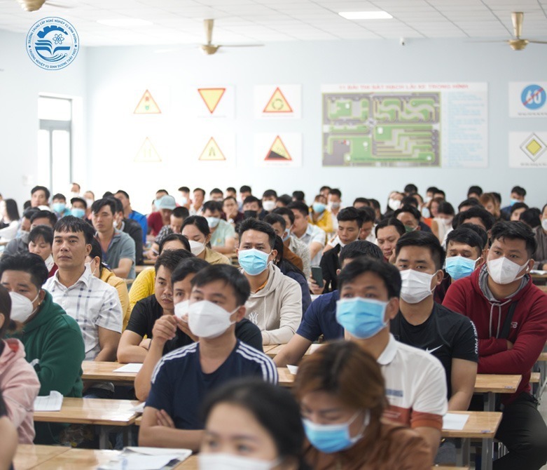 Văn Phòng Số 10 - Trường Trung cấp nghề Nghiệp vụ Bình Dương - Chuyên đào tạo các hạng giấy phép lái xe, đào tạo nghề