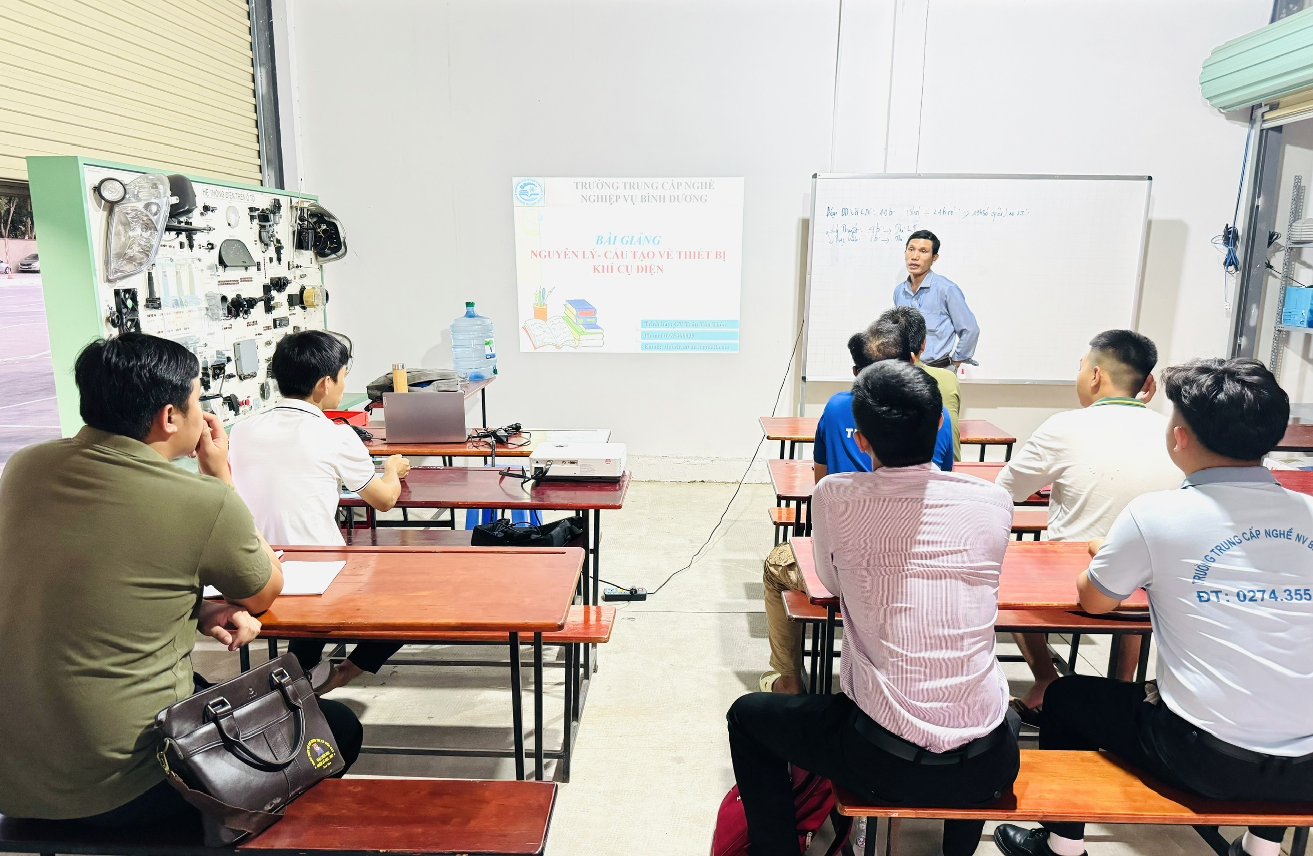 Văn Phòng Số 10 - Trường Trung cấp nghề Nghiệp vụ Bình Dương - Chuyên đào tạo các hạng giấy phép lái xe, đào tạo nghề