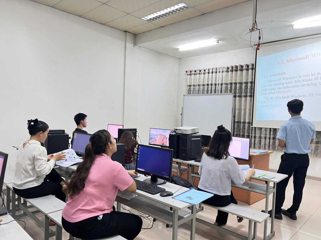 Văn Phòng Số 10 - Trường Trung cấp nghề Nghiệp vụ Bình Dương - Chuyên đào tạo các hạng giấy phép lái xe, đào tạo nghề